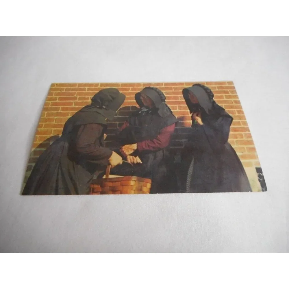 Vintage 1960s Postcard Amish Ladies Lancaster Pennsylvania Dutch Amish country3.